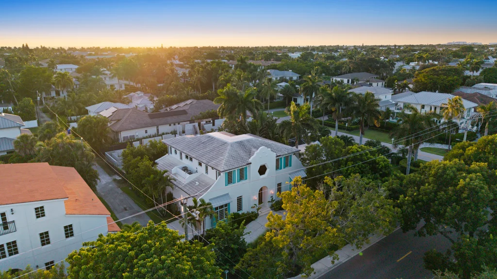1140 8th Street South, Naples — Luxury Package sample